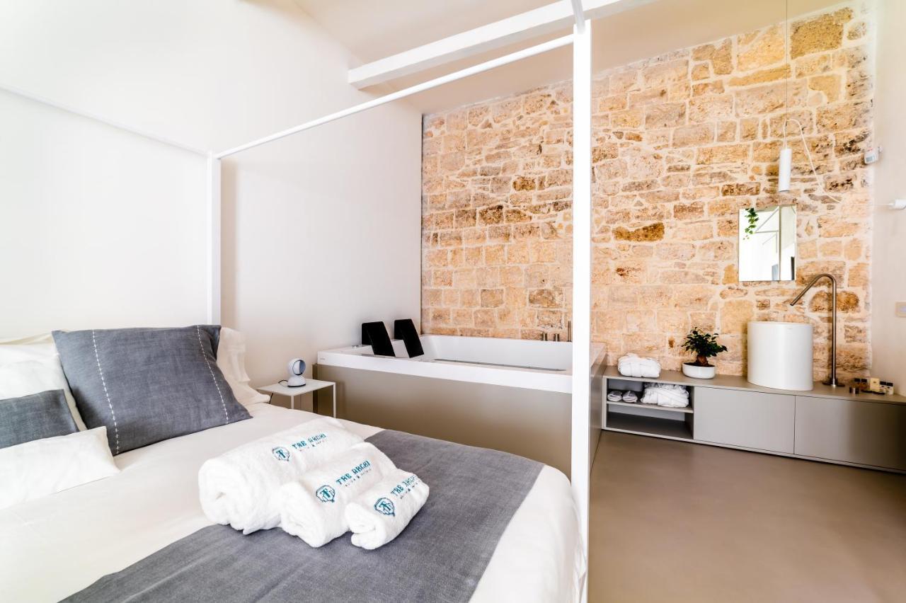 Queen Suite Spa Bath City View
