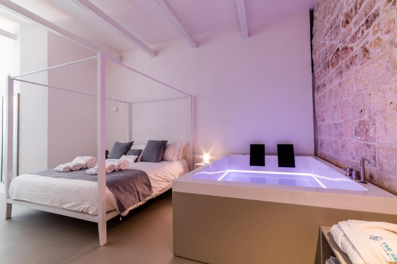 Queen Suite Spa Bath City View