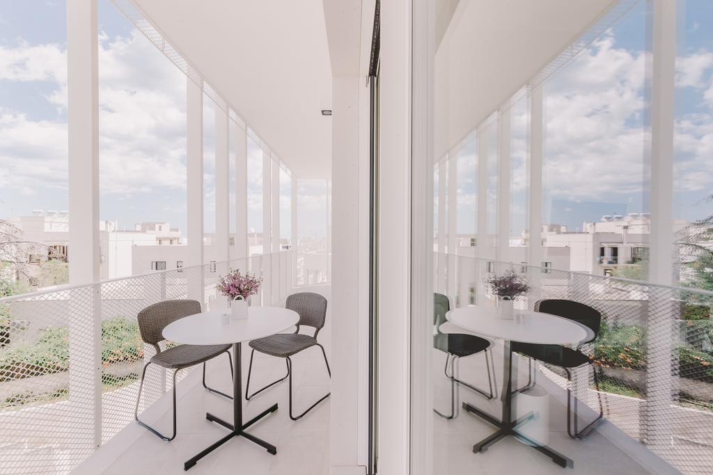 One-Bedroom Suite Balcony,215953664:JPEG