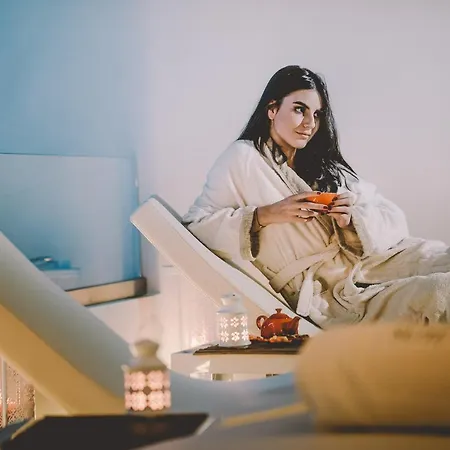 Suite 10 Home Design & Spa-2